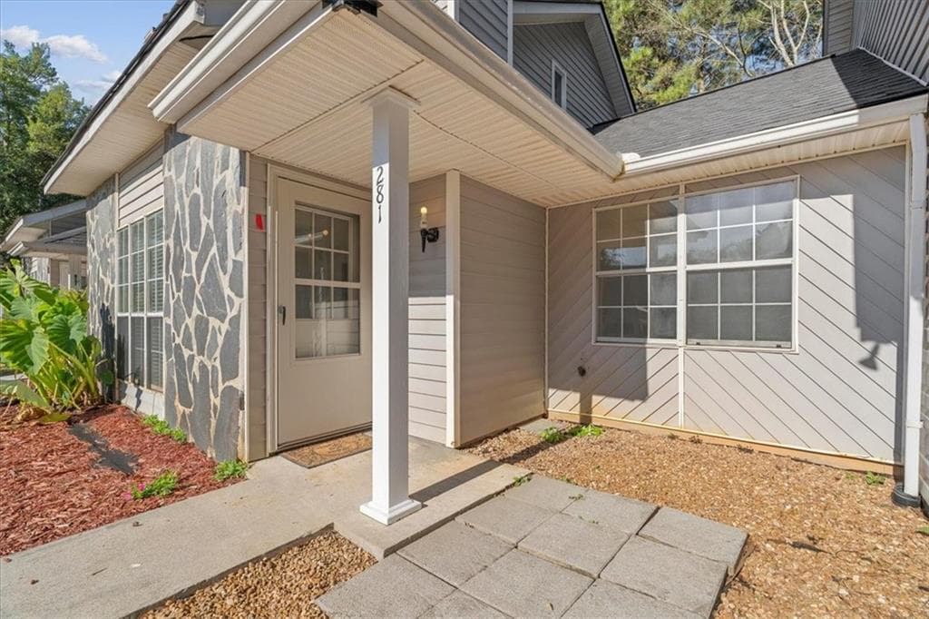 2 bedroom, 2 bathroom, 1,236 sq ft townhouse for sale at 281 Henderson Bend Road, Calhoun, GA 30701