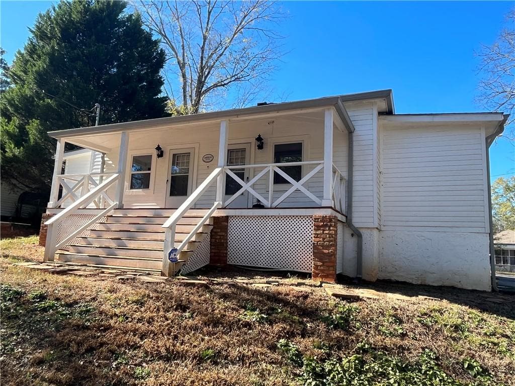 3 bedroom, 3 bathroom, 1,300 sq ft single family residence for sale at 3 Beech Street, Porterdale, GA 30014