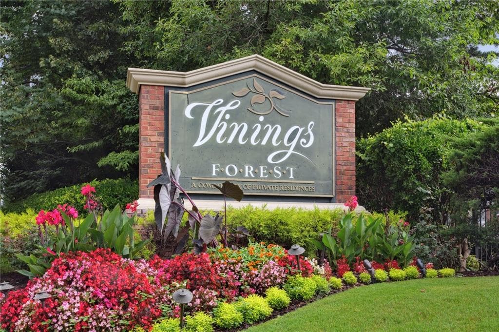 2 bedroom, 3 bathroom, 1,620 sq ft condominium for sale at 506 Vinings Forest Court, Smyrna, GA 30080