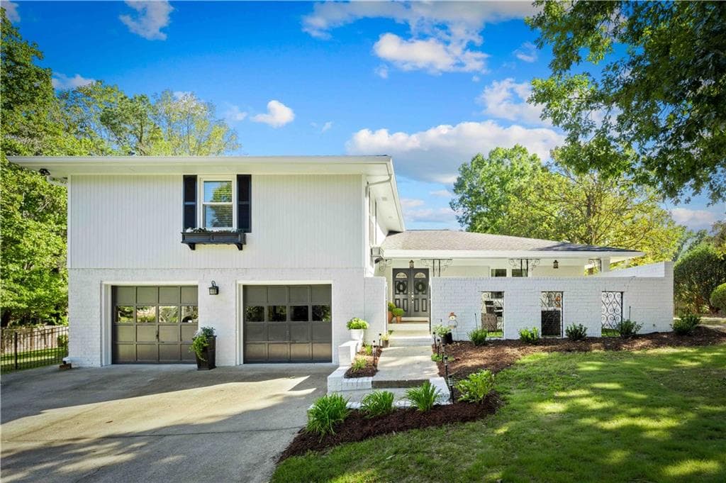 4 bedroom, 3 bathroom, 2,519 sq ft single family residence under contract at 2191 Spring Mill Cove, Dunwoody, GA 30338