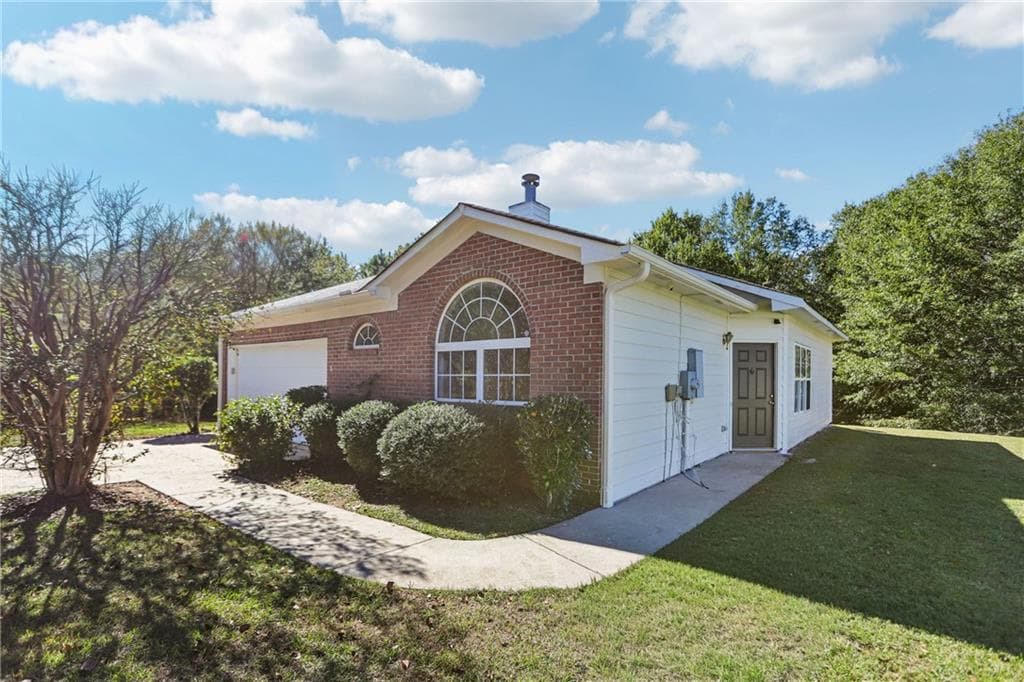 3 bedroom, 2 bathroom, 1,386 sq ft single family residence for sale at 387 Apple Blossom Way, Macon, GA 31217