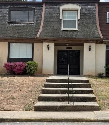 2 bedroom, 2 bathroom, 1,376 sq ft condominium for sale at 42 Le Parc Fontaine, Lithonia, GA 30038