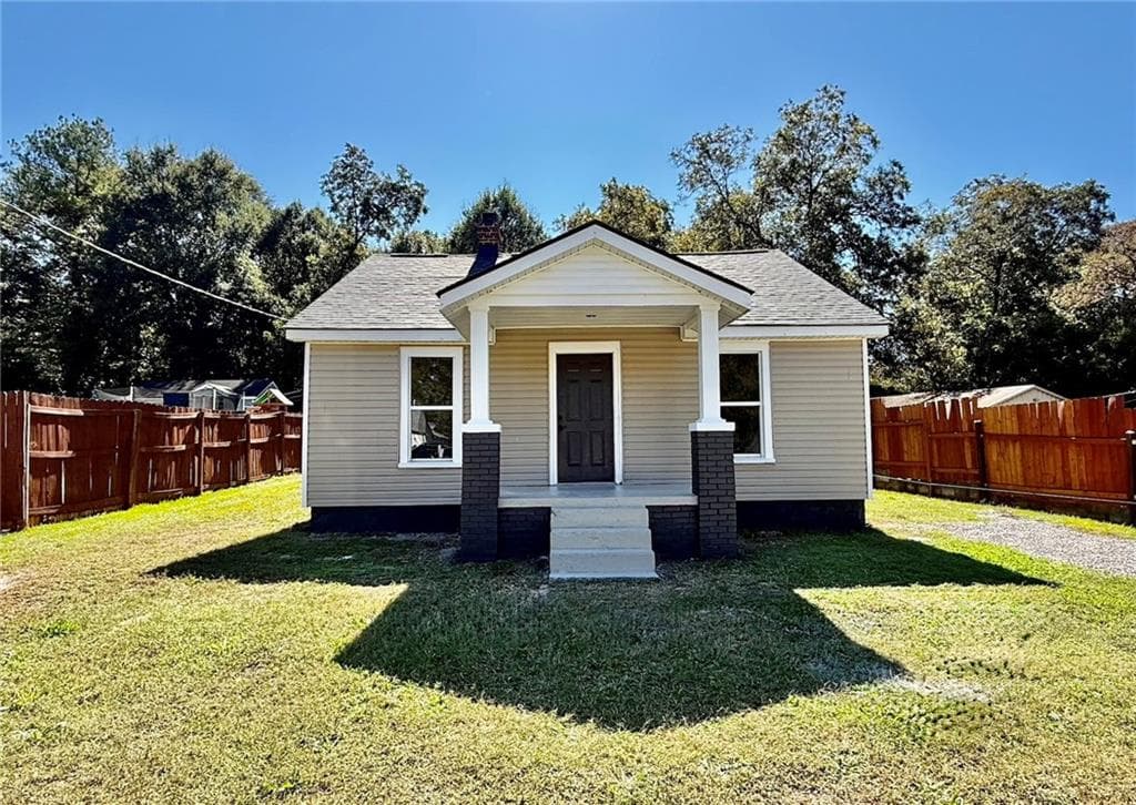 3 bedroom, 2 bathroom, 944 sq ft single family residence for sale at 110 Elizabeth Street, Griffin, GA 30223