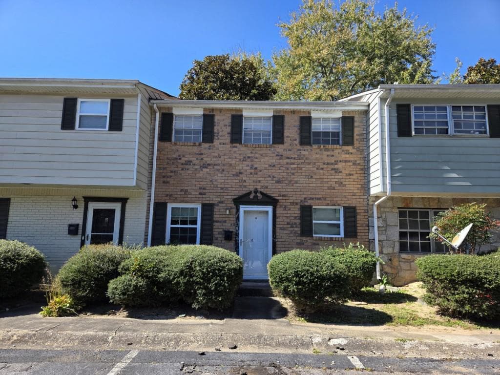 2 bedroom, 2 bathroom, 1,100 sq ft townhouse for sale at 4701 Flat Shoals Road 50E, Union City, GA 30291