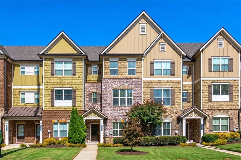 3 bedroom, 4 bathroom, 2,214 sq ft townhouse for sale at 1355 Hawthorne Avenue, Smyrna, GA 30080