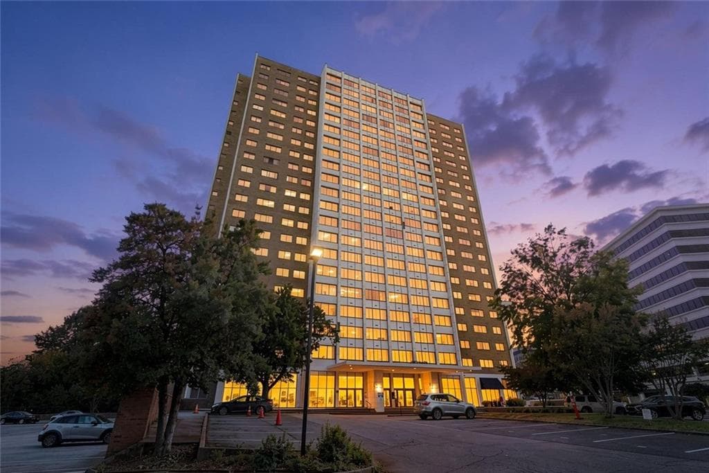 1 bedroom, 1 bathroom, 660 sq ft condominium for sale at 215 Piedmont Avenue 310, Atlanta, GA 30308