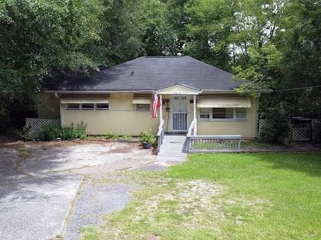 5 bedroom, 2 bathroom, 3,216 sq ft single family residence for sale at 5017 Oakdale Road, Smyrna, GA 30080