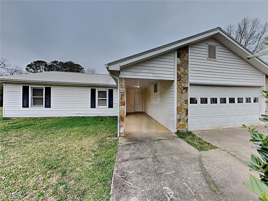 3 bedroom, 2 bathroom, 1,330 sq ft single family residence for sale at 112 Summerfield Drive, Mcdonough, GA 30253