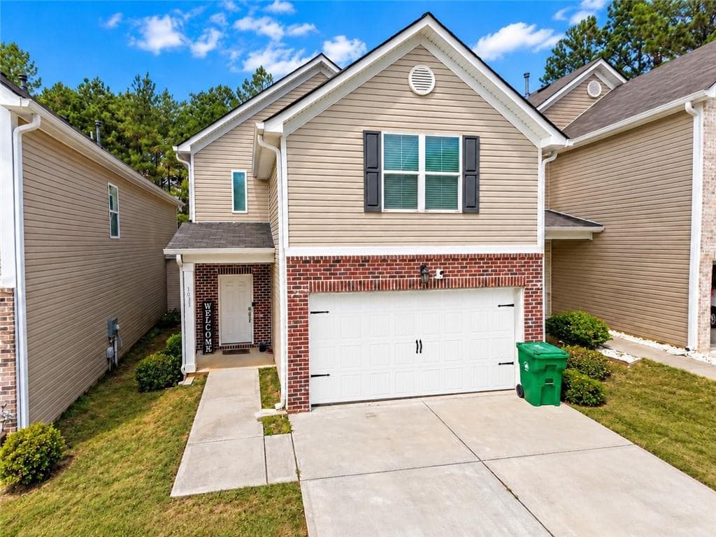 3 bedroom, 3 bathroom, 2,024 sq ft townhouse for sale at 1033 Valley Rock Drive, Lithonia, GA 30058