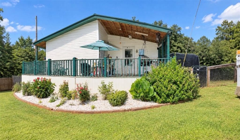 3 bedroom, 1,270 sq ft single family residence for sale at 3821 Highway 81 S, Covington, GA 30016