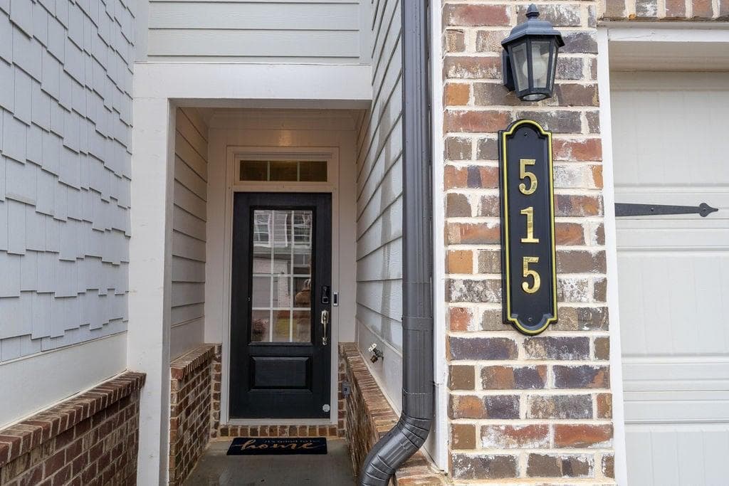 3 bedroom, 3 bathroom, 1,901 sq ft townhouse for sale at 515 Sausalito Walk, Suwanee, GA 30024