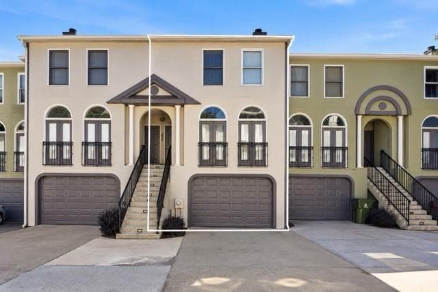 3 bedroom, 4 bathroom, 1,054 sq ft townhouse for sale at 829 Piedmont Avenue A, Atlanta, GA 30308