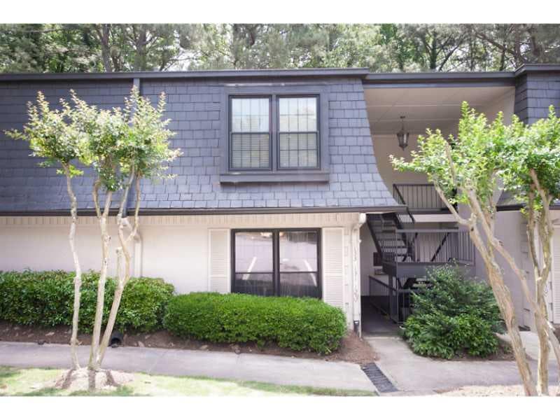 2 bedroom, 1,100 sq ft condominium sold at 131 Woodmere Square 131, Atlanta, GA 30327