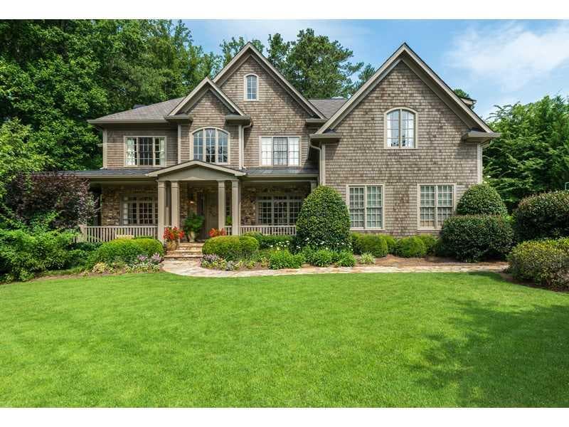 5 bedroom, 6,420 sq ft single family residence sold at 370 Ivy Knoll, Atlanta, GA 30342