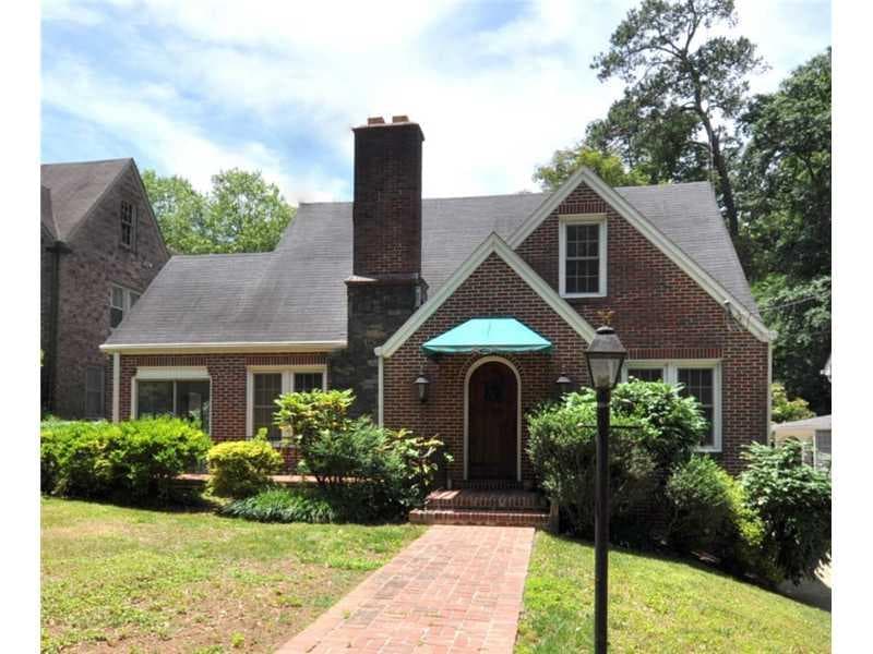 4 bedroom, 2,196 sq ft single family residence sold at 2526 Dellwood Drive, Atlanta, GA 30305
