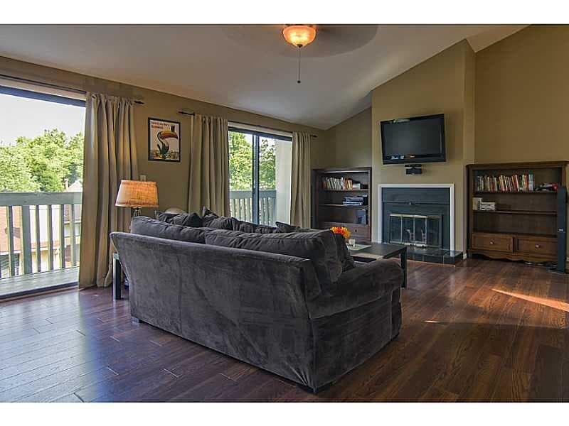 2 bedroom, 1,400 sq ft condominium sold at 10 Carlisle Way 10, Atlanta, GA 30308