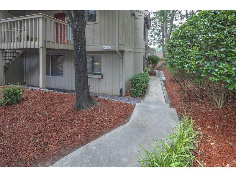 2 bedroom, 956 sq ft condominium sold at 2107 Defoors Ferry Road A, Atlanta, GA 30318