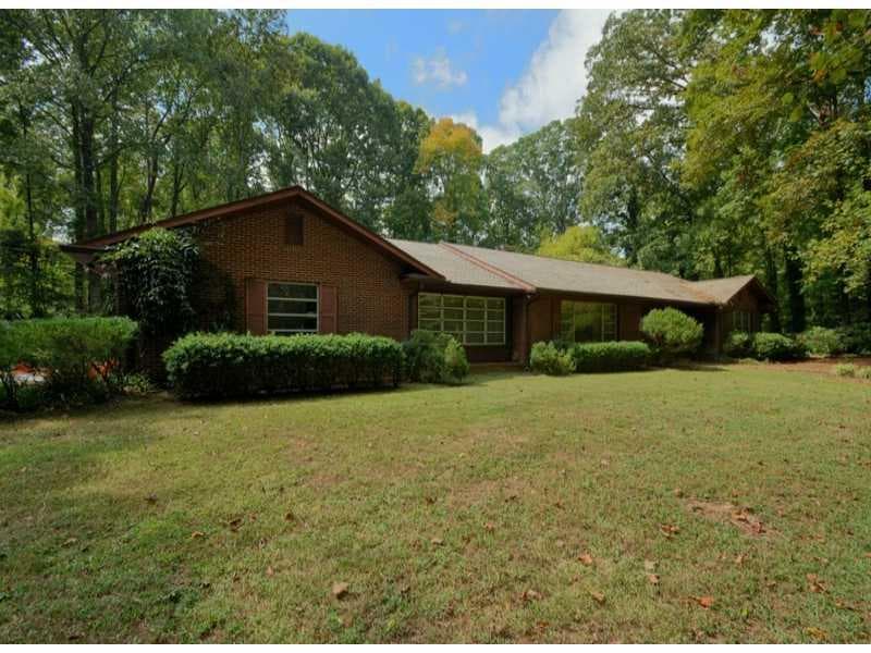 4 bedroom, 3,329 sq ft single family residence sold at 2575 W Wesley Road, Atlanta, GA 30327