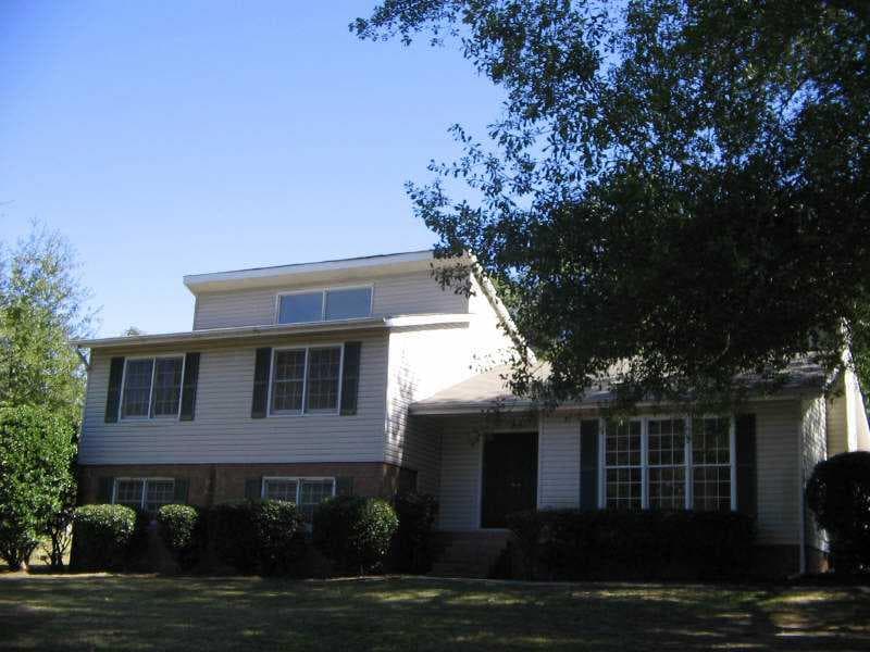 3 bedroom, 2,561 sq ft single family residence sold at 4055 S Bogan Road, Buford, GA 30519