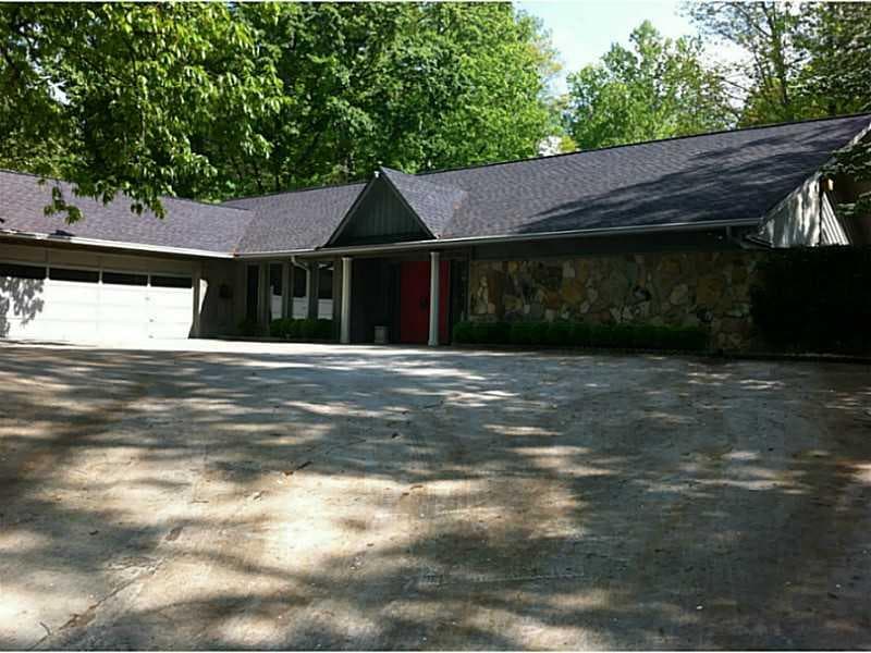 3 bedroom, 3,338 sq ft single family residence sold at 105 Foxridge Road, Atlanta, GA 30327