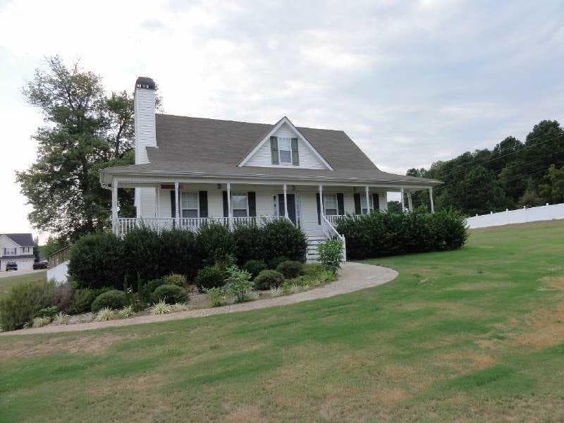 3 bedroom, 2,185 sq ft single family residence sold at 6230 Dana Way, Cumming, GA 30040