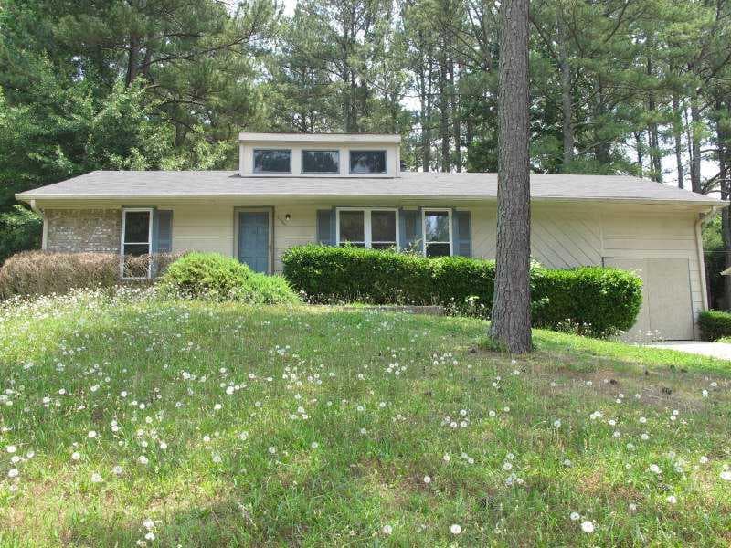 5 bedroom, 1,323 sq ft single family residence sold at 2466 Fairway Circle, Atlanta, GA 30331