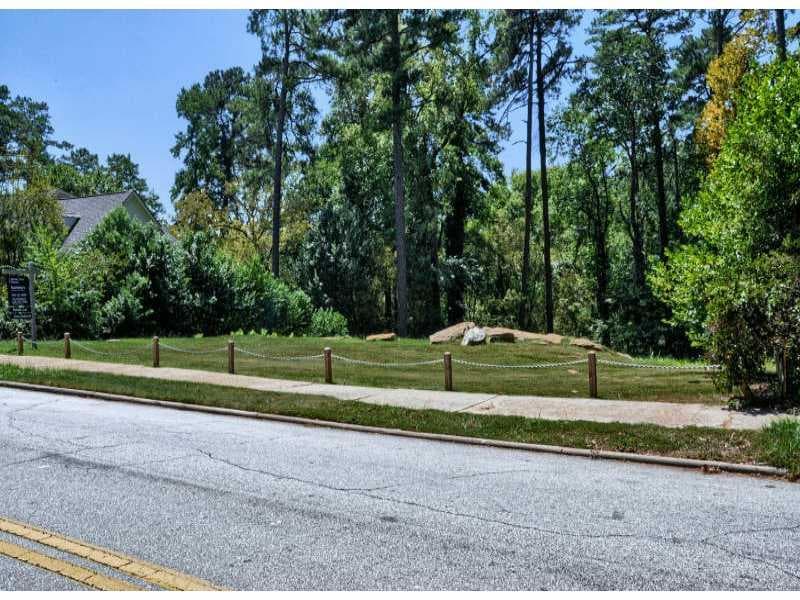single family residence sold at 558 Peachtree Battle Avenue, Atlanta, GA 30305