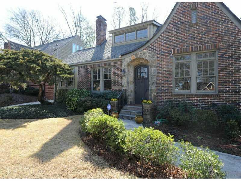 3 bedroom, 1,941 sq ft single family residence sold at 809 Yorkshire Road, Atlanta, GA 30306
