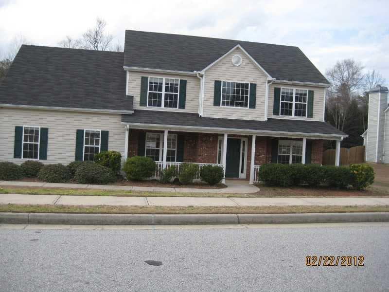 4 bedroom, 2,576 sq ft single family residence sold at 121 Lake Valley Drive, Loganville, GA 30052