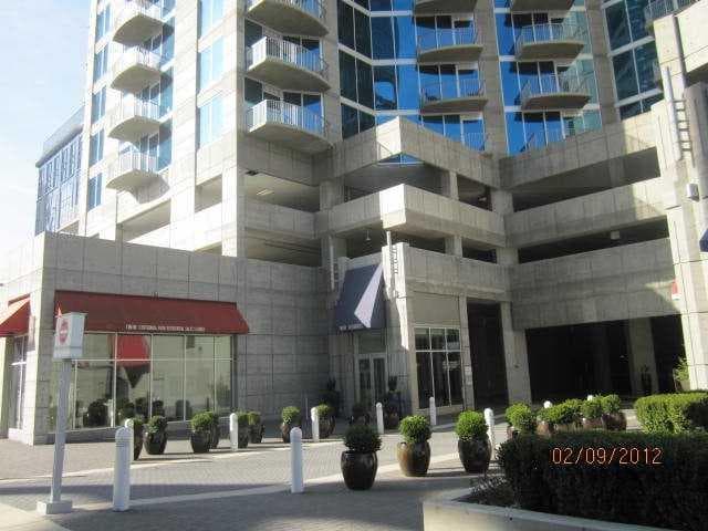 2 bedroom, 1,075 sq ft condominium sold at 400 W PEACHTREE Street 1111, Atlanta, GA 30308