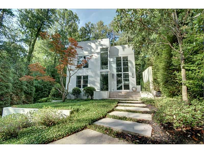 3 bedroom, 3,064 sq ft single family residence sold at 915 Cumberland Road, Atlanta, GA 30306