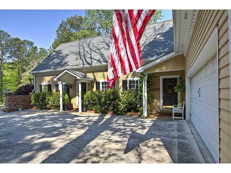 9075 Huntcliff Trace, Atlanta, GA 30350 — most recent listing photo