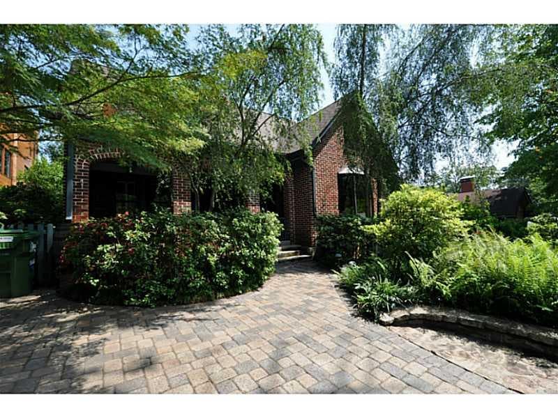4 bedroom, 3,008 sq ft single family residence sold at 1026 Bellevue Drive, Atlanta, GA 30306
