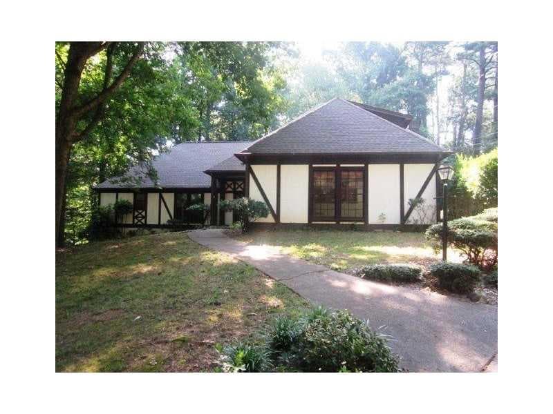 5 bedroom, 4,028 sq ft single family residence sold at 8230 TYNECASTLE Drive, Atlanta, GA 30350