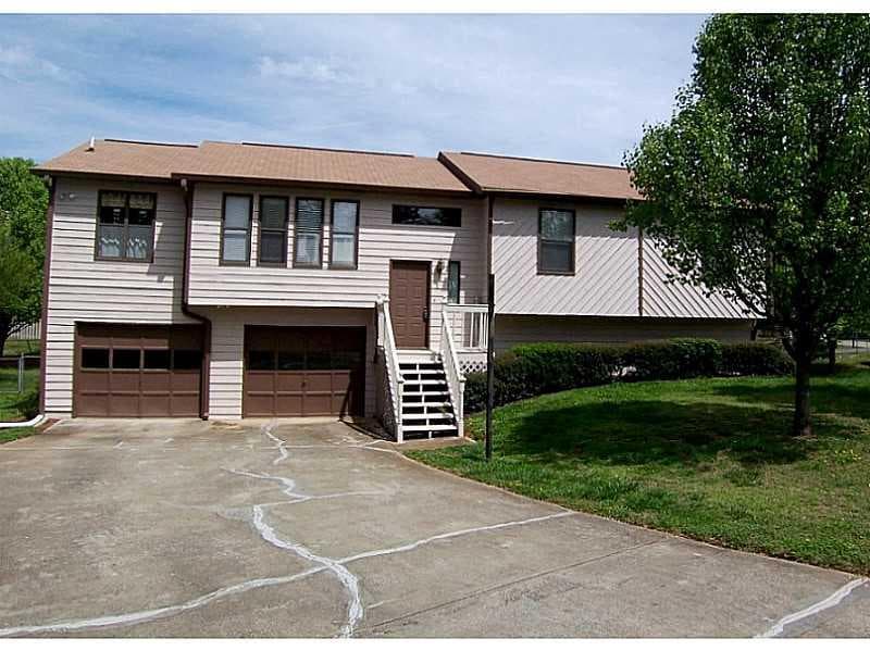 3 bedroom, 2,238 sq ft single family residence sold at 2306 Boardwalk, Marietta, GA 30066