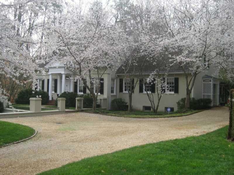 3 bedroom, 4,238 sq ft single family residence sold at 1 Harris Glen, Atlanta, GA 30327