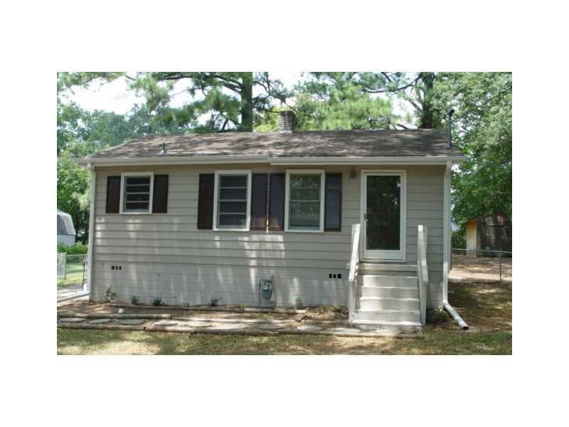 2 bedroom, 720 sq ft single family residence sold at 1121 Dell Avenue, Smyrna, GA 30080