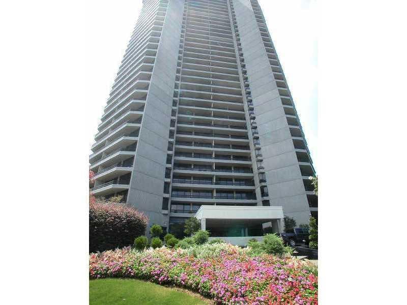 2 bedroom, 2,043 sq ft condominium sold at 2660 Peachtree Road 37C, Atlanta, GA 30305