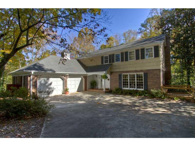 5 bedroom, 3,608 sq ft single family residence sold at 7105 Hunters Branch Drive, Atlanta, GA 30328