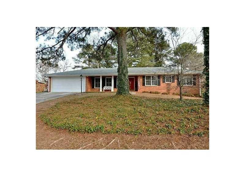 3 bedroom, 1,641 sq ft single family residence sold at 2122 Colonial Oak Way, Stone Mountain, GA 30087
