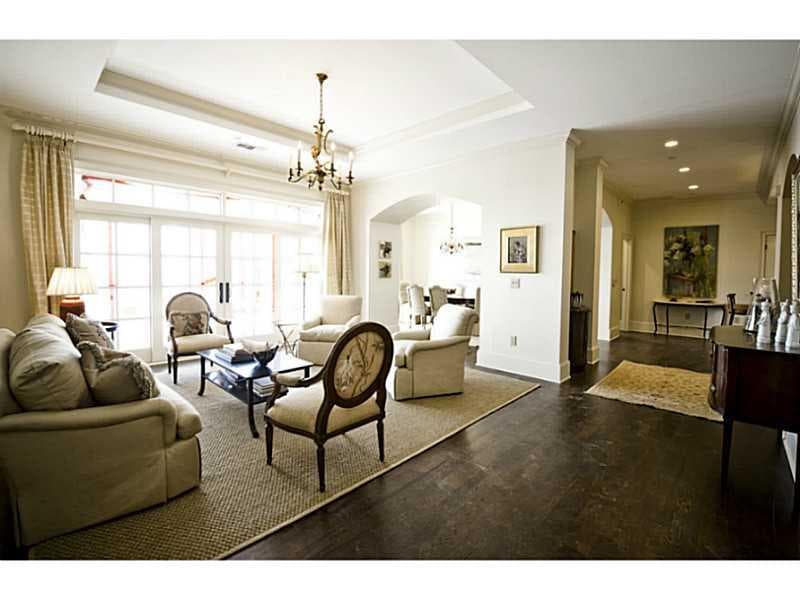 3 bedroom, 2,525 sq ft condominium sold at 2700 Paces Ferry Road 701, Atlanta, GA 30339
