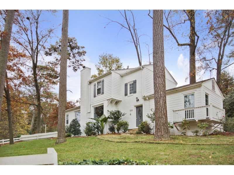 3 bedroom single family residence sold at 1992 Walthall Drive, Atlanta, GA 30318