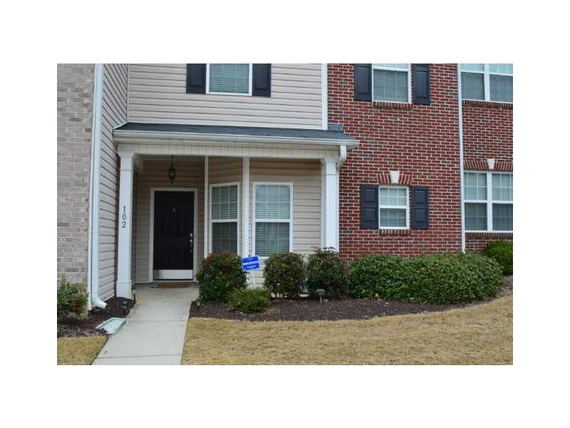 3 bedroom townhouse sold at 2555 Flat Shoals Road 102, College Park, GA 30349