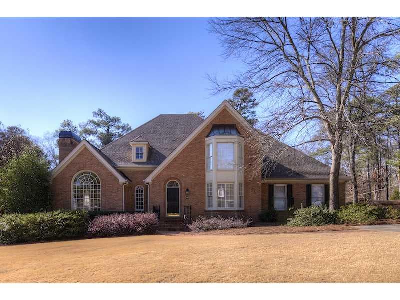 5 bedroom single family residence sold at 885 Curlew Court, Atlanta, GA 30327