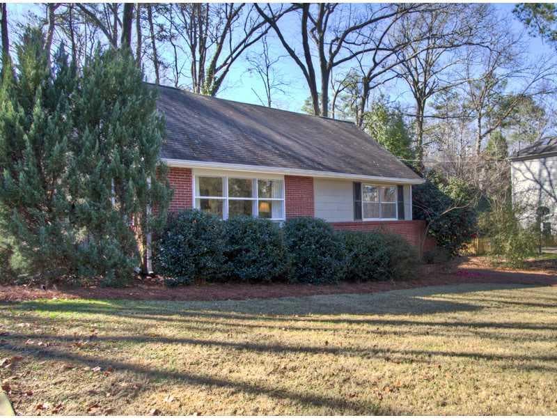 3 bedroom, 2,031 sq ft single family residence sold at 2586 Ridgewood Terrace, Atlanta, GA 30318