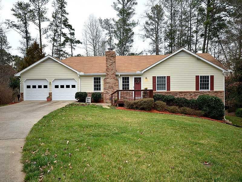 3 bedroom single family residence sold at 1878 Bent Willow Court, Lilburn, GA 30047
