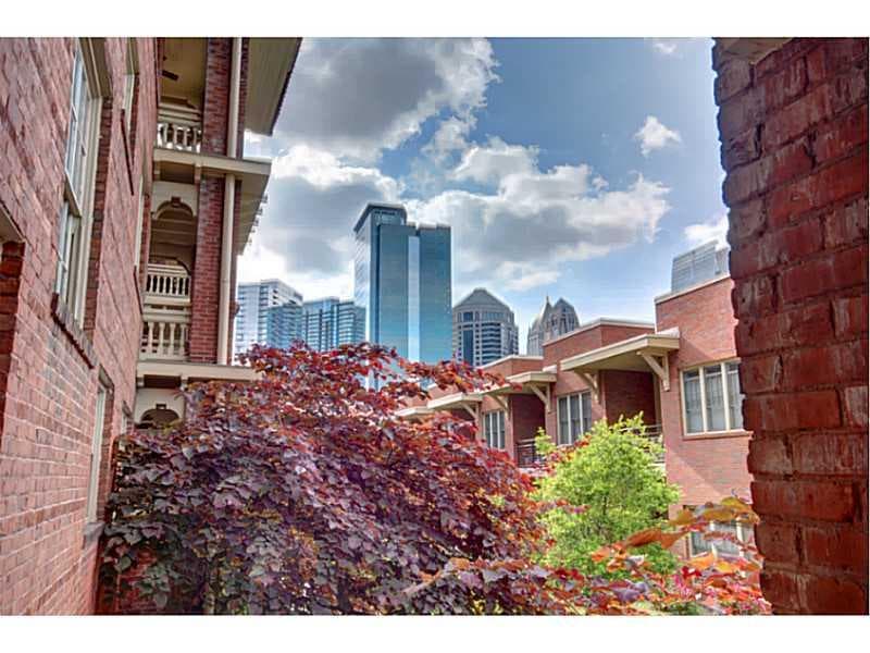 2 bedroom, 1,286 sq ft condominium sold at 266 11th Street 106, Atlanta, GA 30309