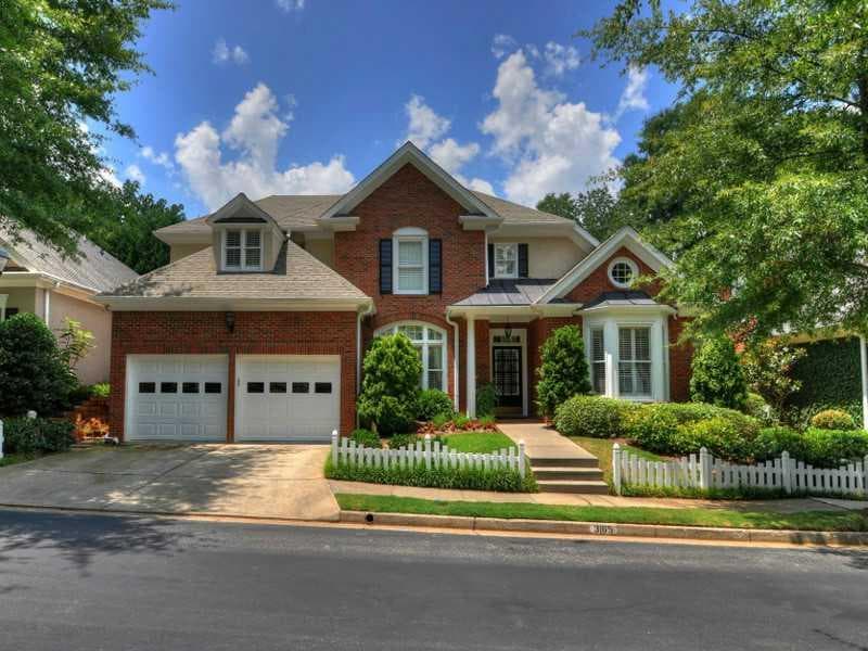 3 bedroom, 2,994 sq ft single family residence sold at 3165 Weston Place, Atlanta, GA 30327