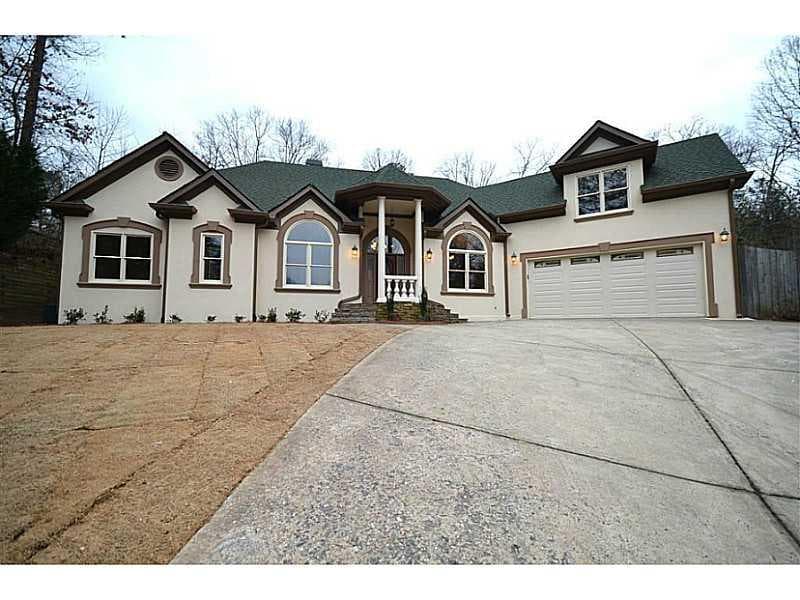 5 bedroom single family residence sold at 590 Longleaf Drive, Roswell, GA 30075