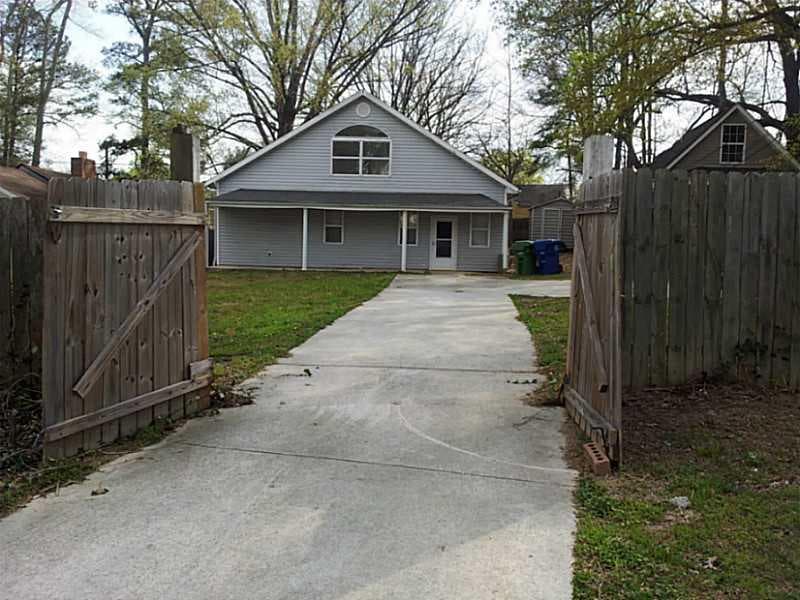 5 bedroom, 2,400 sq ft single family residence sold at 4004 Campbellton Road, Atlanta, GA 30331